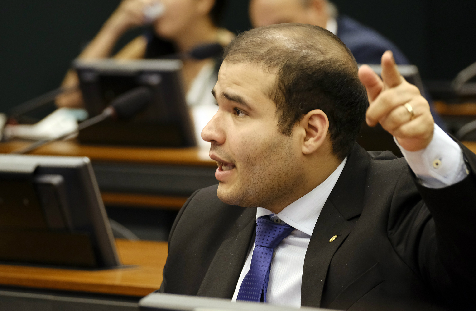 Comissão aprova regras para desligamento de luz de edifícios comerciais à noite Rodrigo Pertoti