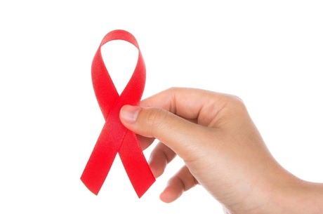 Brasil termina 2019 com desafio de frear avanço do HIV entre jovens Brasil tem 135 mil pessoas que não sabem ter HIV
Freepik
