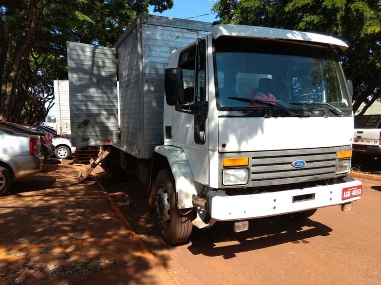 Polícia encontra 450 quilos de maconha em fundo falso de caminhão bau Osvaldo Duarte/Dourados News