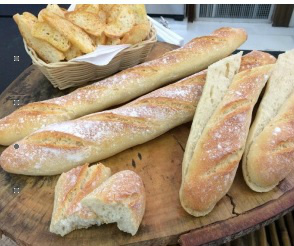 Crocante por fora e macia por dentro, faça receita de Baguete