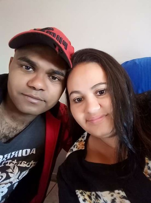 Vítima foi morta a facadas e namorado é o principal suspeito em MS (Foto: Reprodução/Facebook)
