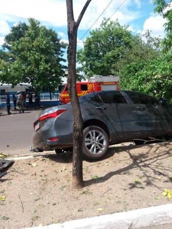 Condutor recusou atendimento e ainda cometeu racismo contra um dos bombeiros. Bombeiros/Divulgação