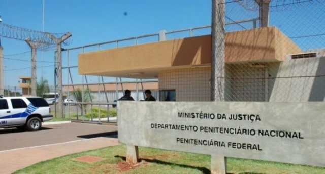 Brasil chega a 10 mortes por covid-19 em presídios