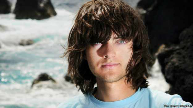 Boyan Slat, de 20 anos, diz ter encontrado uma maneira de tirar lixos plásticos do oceano - mas será que funciona?
