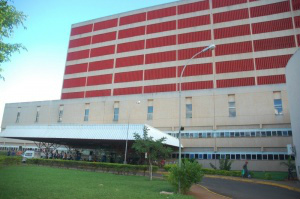 Hospital Regional pode abrir leitos se prefeitura remanejar pacientes para postos de saúde. (Foto: Arquivo)