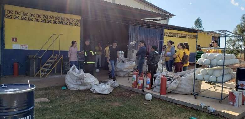 Três funcionários de uma fábrica de bolas ficam feridos em incêndio no interior MS News