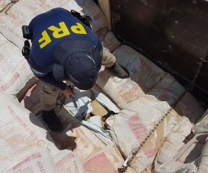 Droga que saiu do MS foi apreendida pela PRF no Paraná. - Divulgação