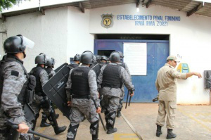 Tropa de Choque ainda faz pente-fino em unidade (Foto: Marcos Ermínio)