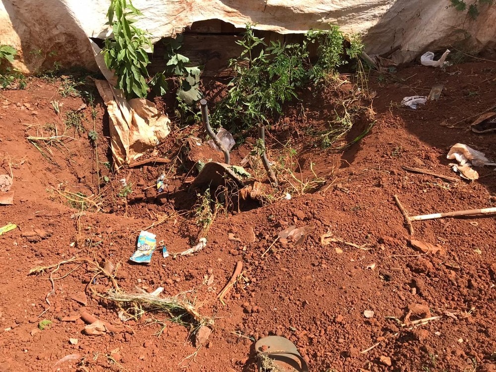 Corpo de mulher é encontrado enterrado em bairro da Capital Local onde o corpo estava enterrado no bairro Morada Verde. Ariovaldo Dantas/TV Morena