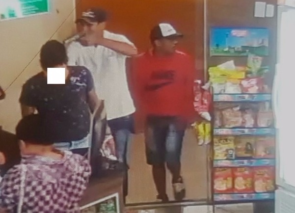 Assaltante é morto durante roubo em conveniência no Paulo Coelho Machado Imagem registrada do assalto pelo sistema de vídeo da conveniência.
