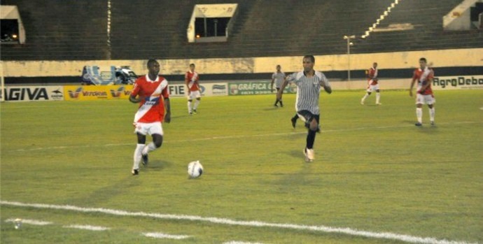 Novo e Comercial empatam em estreias no Campeonato Estadual