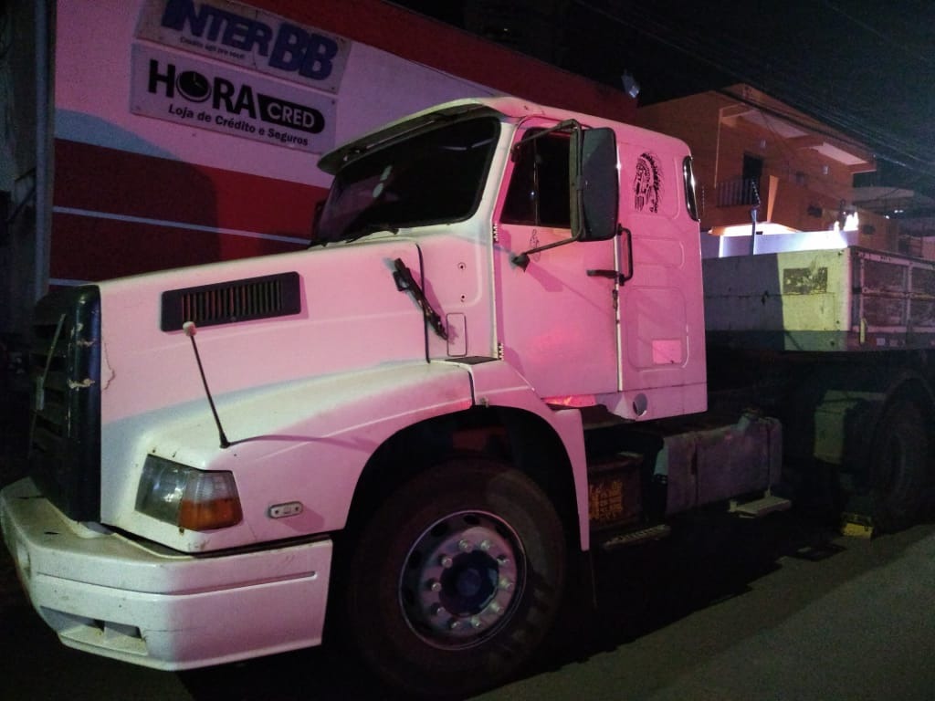 Ladrão morto pelo Choque mantinha motorista em cativeiro no Indubrasil Ladrão morto pelo Choque mantinha motorista em cativeiro no Indubrasil