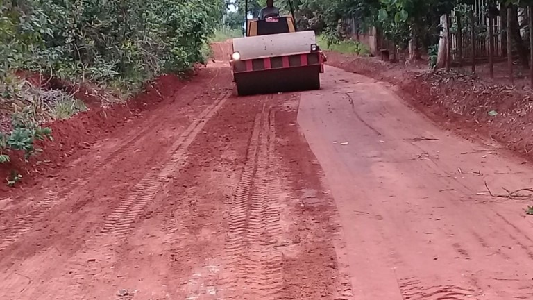 Prefeitura garante R$ 11,9 milhões para 10 km de recapeamento e pavimentação Prefeitura garante R$ 11,9 milhões para 10 km de recapeamento e pavimentação