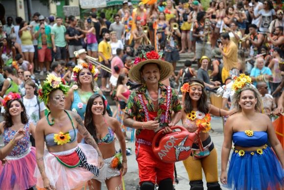 Blocos participam do carnaval do Rio de Janeiro, no centro da cidade -Fernando Frazão/Agência Brasil

