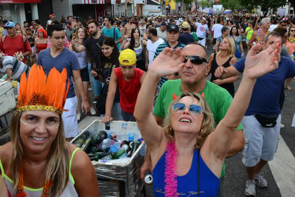 Número de turistas triplica no carnaval de rua este ano em São Paulo São Paulo - Bloco Bastardo desfila em Pinheiros, região oeste da capital paulista (Rovena Rosa/Agência Brasil)Rovena Rosa/Agência Brasil