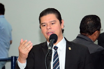 Moradores do Jd. Colibri agradecem vereador pelo patrolamento de rua