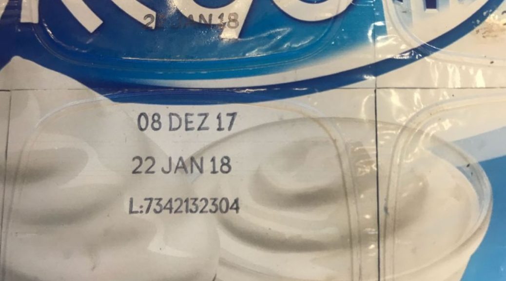 Procon Estadual e Decon flagra iogurte vencido em supermercado da Capital Vencido desde 22 de janeiro - Divulgação / Procon