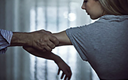 Apoio a vítimas de violência sexual será ampliado no SUS