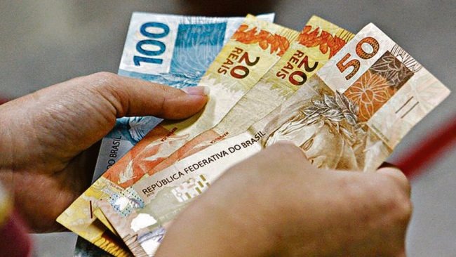 Presidente Bolsonaro edita MP e salário mínimo será de R$ 1.039 em 2020 Foto Ilustrativa