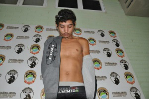 Bandido foi apresentado hoje na DERF. (Foto: Marcelo Calazans)