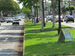 Exposição de candidatos em cavaletes só até sábado Em menor número em relação ao primeiro turno, cavaletes de candidatos devem ser retirados até as 22h de sábado - Foto: Rodrigo Bossolani