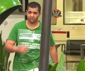 Homem que ejaculou em mulher é preso de novo após atacar outra vítima no ônibus Diego Ferreira de Novais, de 27 anos, tem longa ficha criminal por crimes sexuais - Reprodução/TV Globo