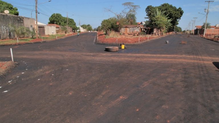 No Santa Luzia, 3 três ruas estão prontas para receber asfalto após imprimação