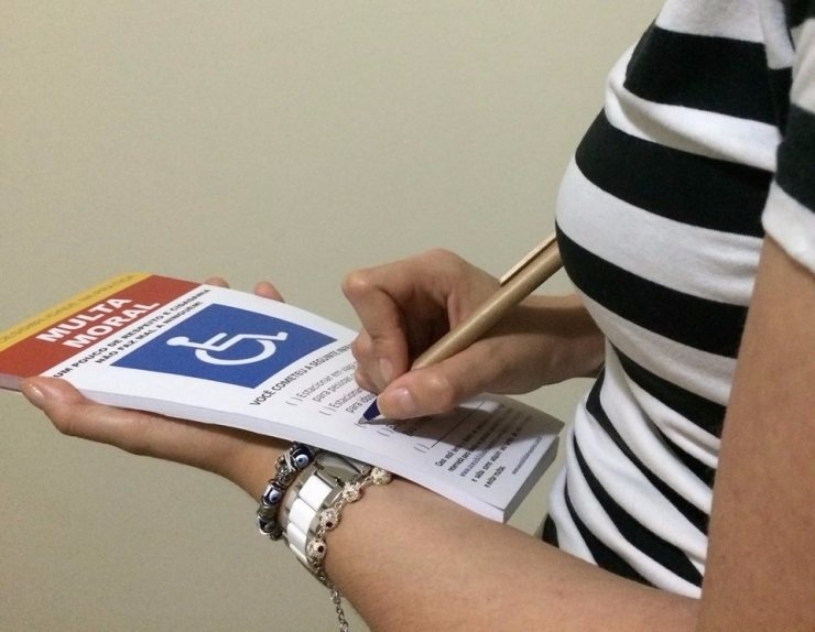 Prefeita sanciona lei que cria a 'Multa moral' Modelo de talão de Multa Moral que pode ser aplicada por qualquer pessoa