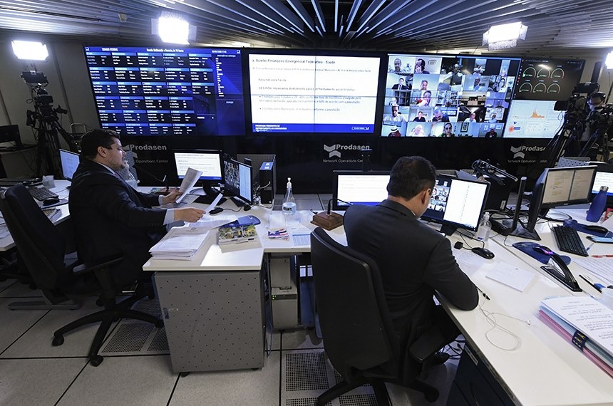 Relatório do senador Davi Alcolumbre sobre projeto de socorro a estados e municípios teve 79 votos favoráveis.
Edilson Rodrigues/Agência Senado
