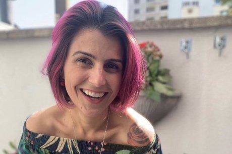 Manuela D'Ávila presta depoimento no caso hackers e entrega celular A ex-deputada Manuela D'Ávila (PCdoB)
Reprodução / Twitter