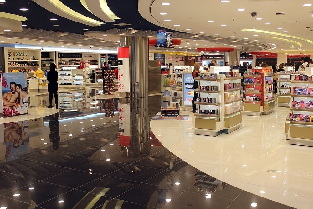 Começa a valer o novo limite para compras em free shops de aeroportos Free shop inaugurado no Aeroporto Internacional de Viracopos, em Campinas. Bruna Freitas/Aeroporto Internacional de Viracopos