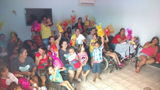 Associação Renasce Uma Nova Esperança pede doação de chocolates e ovos de páscoa para doar as crianças As doações podem ser entregues na Associação. Mas, eles também possuem entrega para ir buscar as doações
Foto/Divulgação