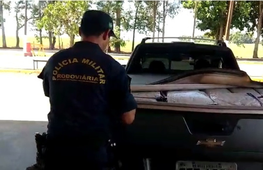 PMR apreende quase meia tonelada de agrotóxicos em picape