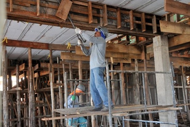 40% dos projetos imobiliários parados devem ser retomados com nova linha da Caixa 40% dos projetos imobiliários parados devem ser retomados com nova linha da Caixa