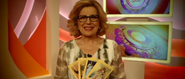 Taróloga portuguesa diz para mulher traída "se arrumar" para o marido © Reprodução / Facebook A Vida nas Cartas - O Dilema