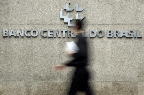 BC anuncia na quarta se mantém ou altera taxa Selic. Reuters