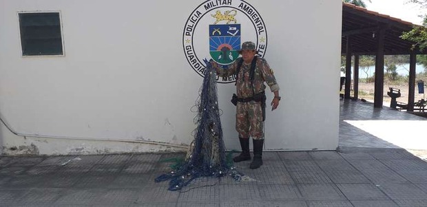 Dupla é presa e multada em R$ 2 mil por fazer arrastão no rio Paraguai Dupla é presa e multada em R$ 2 mil por fazer arrastão no rio Paraguai