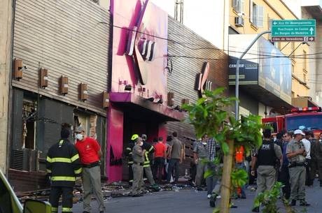 Impunidade marca aniversário de cinco anos da tragédia da Boate Kiss Incêndio em Boate Kiss matou 242 pessoas
Juliano Mendes/Futura Press/Estadão Conteúdo