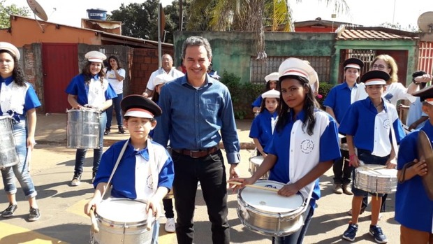 Prefeitura promove Caminhada Pela Paz no bairro Dom Antônio Barbosa Prefeitura promove Caminhada Pela Paz no bairro Dom Antônio Barbosa