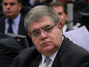 Parlamentar de MS é contra cassação de Cunha
