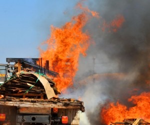 Incêndio atingiu caminhão - Valdenir Rezende