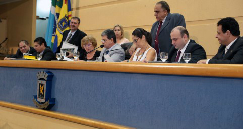 Vereadores aprovam 21 Projetos na última sessão ordinária de 2015 Vereadores aprovam 21 Projetos na última sessão ordinária de 2015