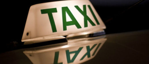 Saiba como evitar ser enganado pelo taxímetro e pagar mais por corrida DR