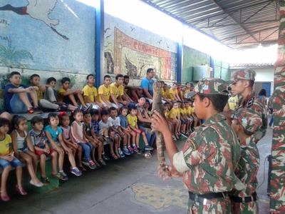 Projeto Florestinha realiza Educação Ambiental para 1518 alunos em Corumbá Projeto Florestinha tem educação lúdica com as crianças como norteador das ações para a prevenção e preservação do meio ambiente .