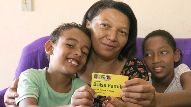 Bolsa Família: mais de 95% estão com frequência escolar em dia