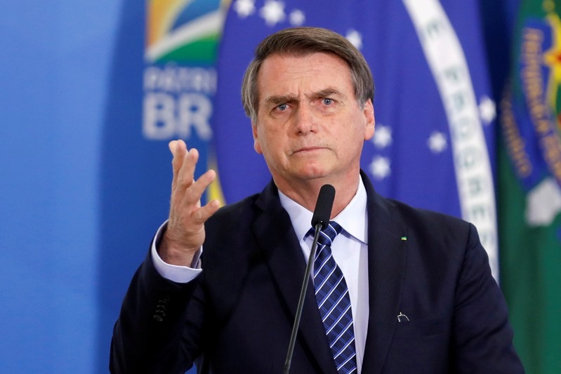 Bolsonaro e Merkel conversam sobre recursos para Amazônia