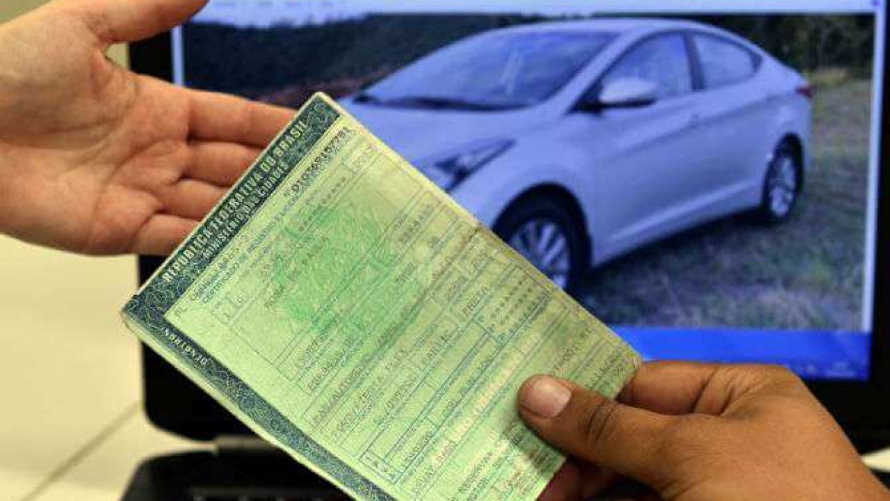 Mês de maio chega com vencimento do licenciamento para placas final 1 e 2 Divulgação