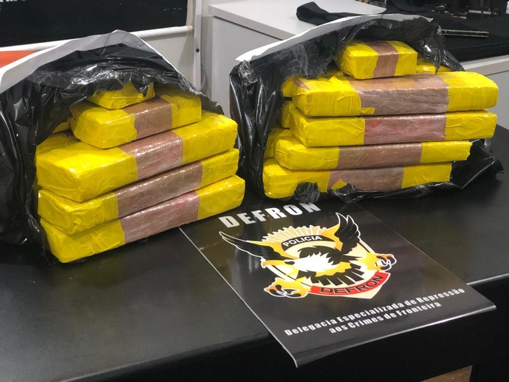 Defron apreende 26 Kg de maconha e autua duas em flagrante por tráfico Divulgação
