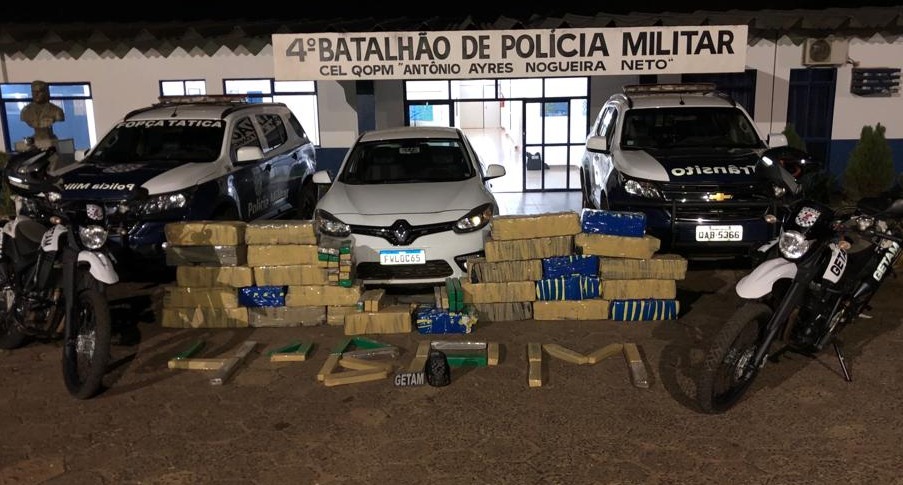 PM apreende mais de meia tonelada de maconha e recupera veículo roubado Divulgação