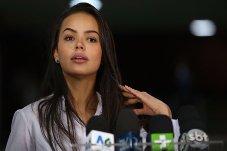 Deputados devem votar fim das coligações nesta terça-feira Deputada Shéridan (PSDB-RR) é relatora da proposta
Valter Campanato/04.09.2017/Agência Brasil